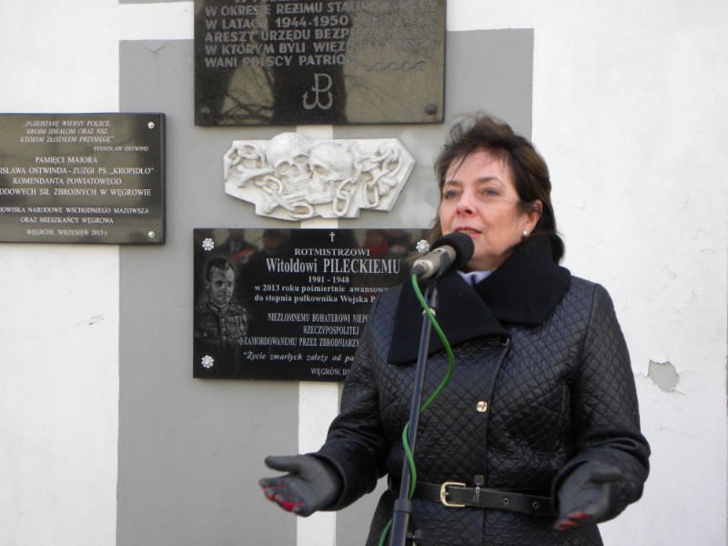 Przemawia starosta węgrowska Ewa Besztak.   fot. sej