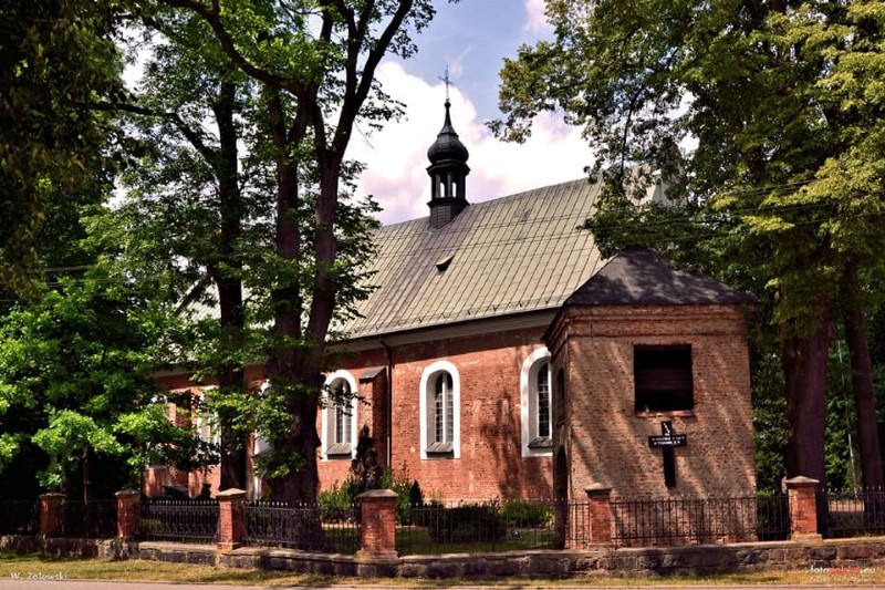 Zdjęcie kościoła opublikowane przez posła Daniela Milewskiego na swoim profilu na Facbeook-u