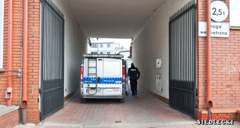 W tej bramie został zaatakowany Wojciech Kudelski (fot. Aga Król)