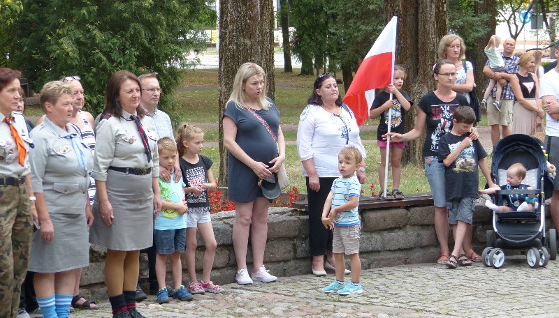 W uroczystości przed Pomnikiem Czynu Niepodległościowego wzięli udział mieszkańcy Sokołowa Podlaskiego, fot. Ana