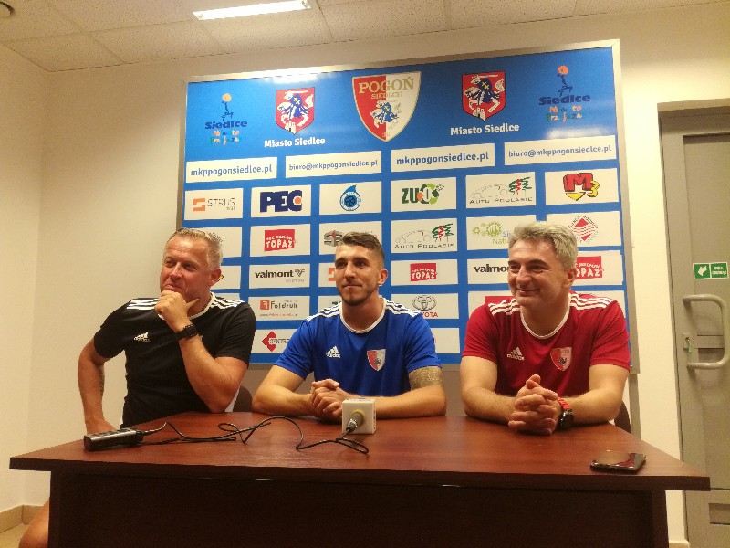 Daniel Purzycki z lewej strony, Kamil Socha z prawej. Fot. Siriss
