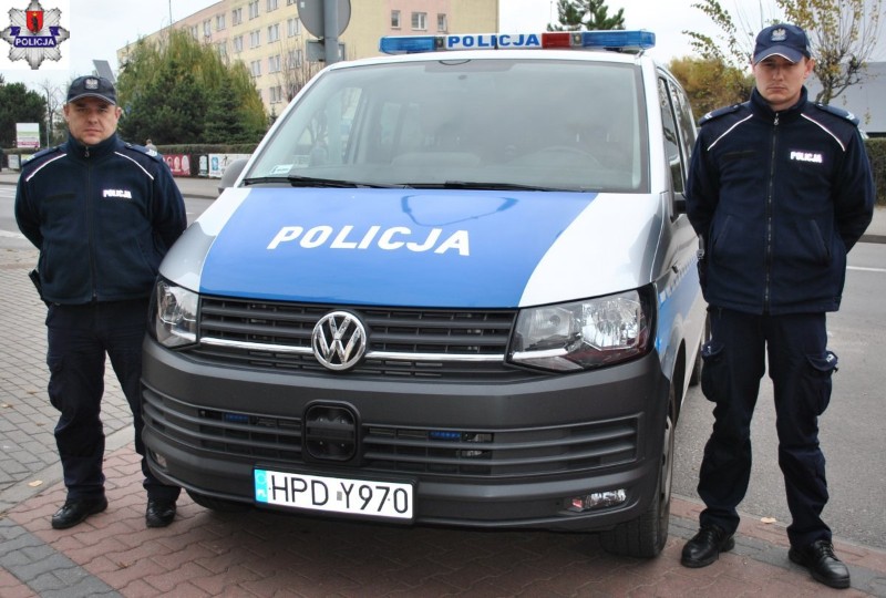 Policjanci łukowskiej policji uratowali życie 31-latkowi (fot. KPP Łuków)