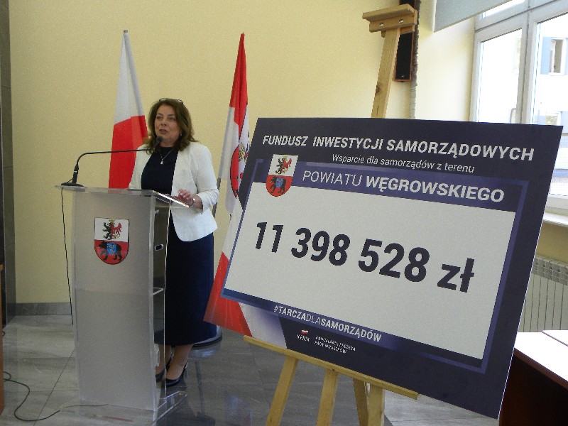 Na mównicy starosta węgrowska Ewa Besztak. fot. sej