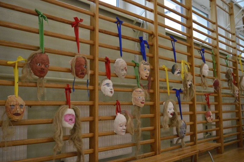 maski tworzone podczas warsztatów