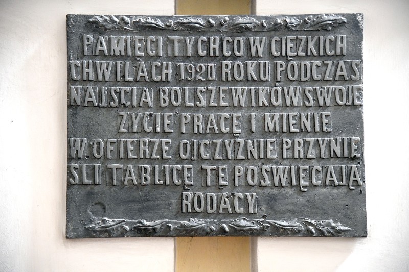 Tablica pamiątkowa 1920 roku w Bazylice Mniejszej w Węgrowie