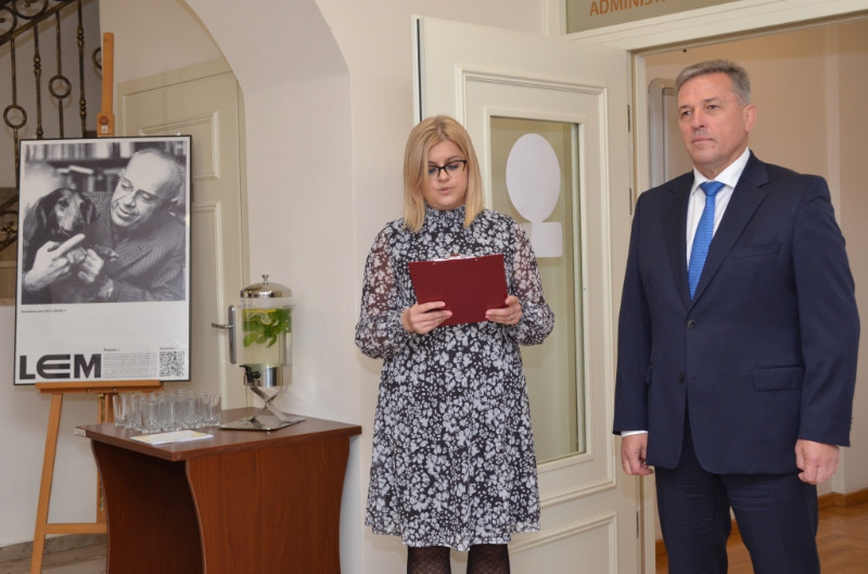 Prezydent Andrzej Sitnik i dyrektor MBP Ewelina Raczyńska 