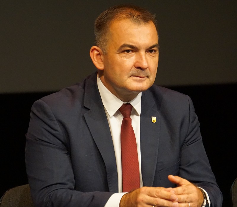 Burmistrz Węgrowa Paweł Marchela zapowiedział, że 10 kwietnia nie uruchomi miejskiego systemu alarmowego.  fot. sej