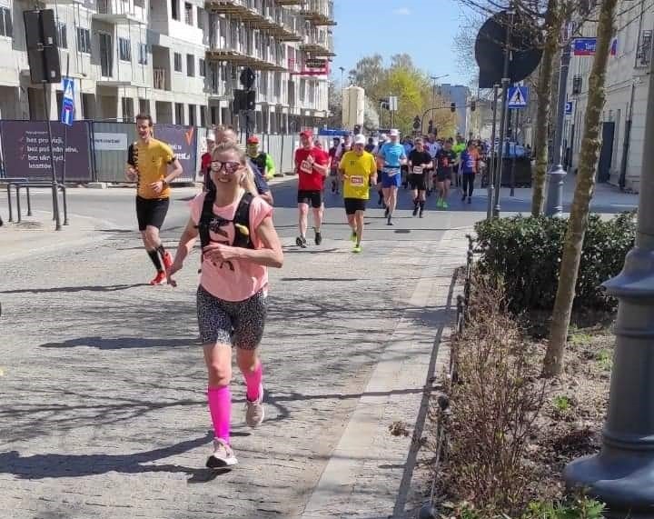 Monika Kędziora na trasie maratonu.  fot. arch,