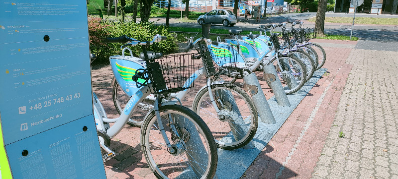 Rowery przy sokołowskim starostwie 