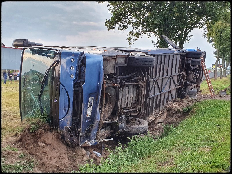 Wypadek autokaru w miejscowości Chromna