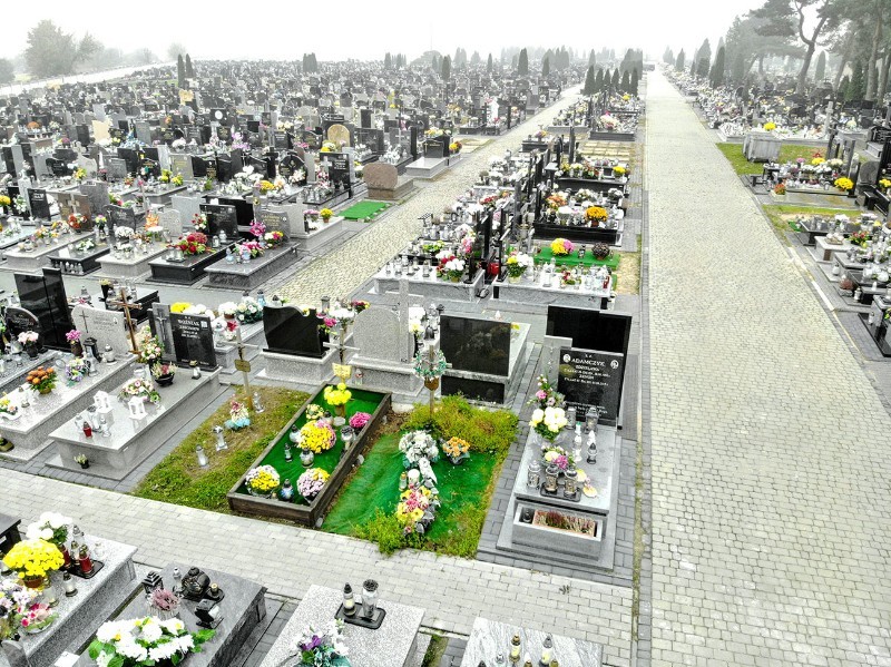 Miejsca na cmentarzu przy ul. Janowskiej wystarczy na kilka lat. Fot Pyt