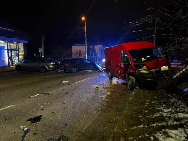 Zderzenie trzech samochodów w Sulejówku