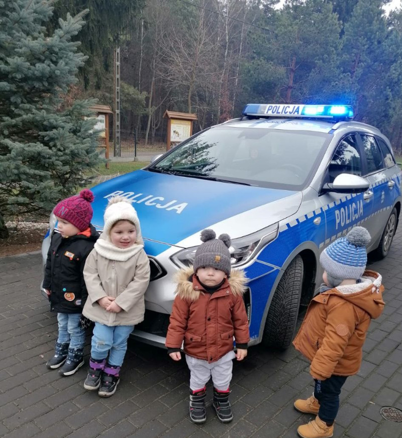 Policjanci z Łaskarzewa zdobili zaufanie dzieci - fot. KPP Garwolin