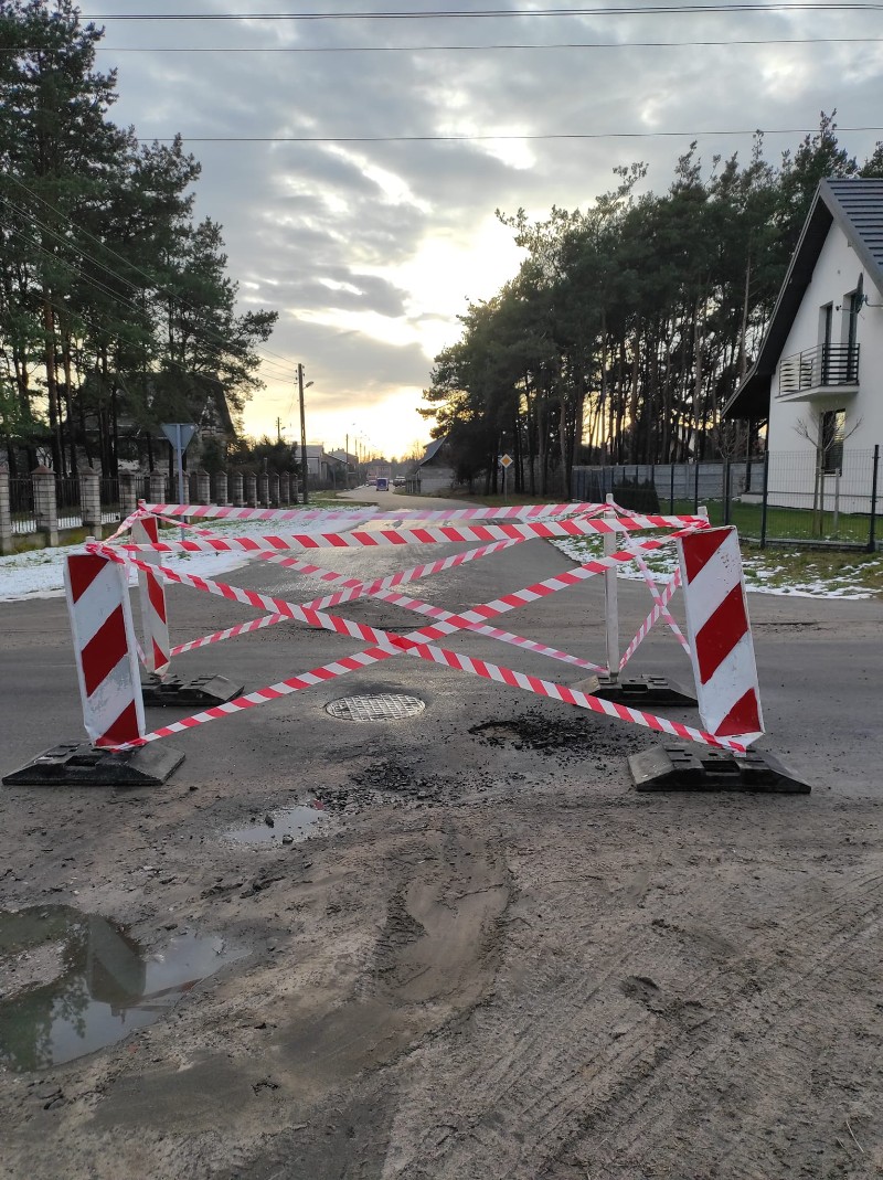 Ogrodzona studnia na skrzyżowaniu ulic w Łaskarzewie, fot. UM Łaskarzew