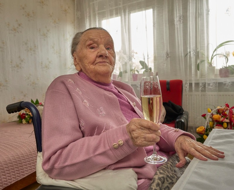Pani Teresa Soczewka skończyła 100 lat! fot. Starostwo Powiatowe w Siedlcach