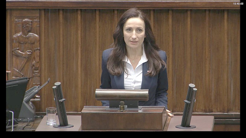 Iwona Kurowska została posłem po rezygnacji z mandatu jej partyjnego kolegi Marka Zagórskiego (PiS).