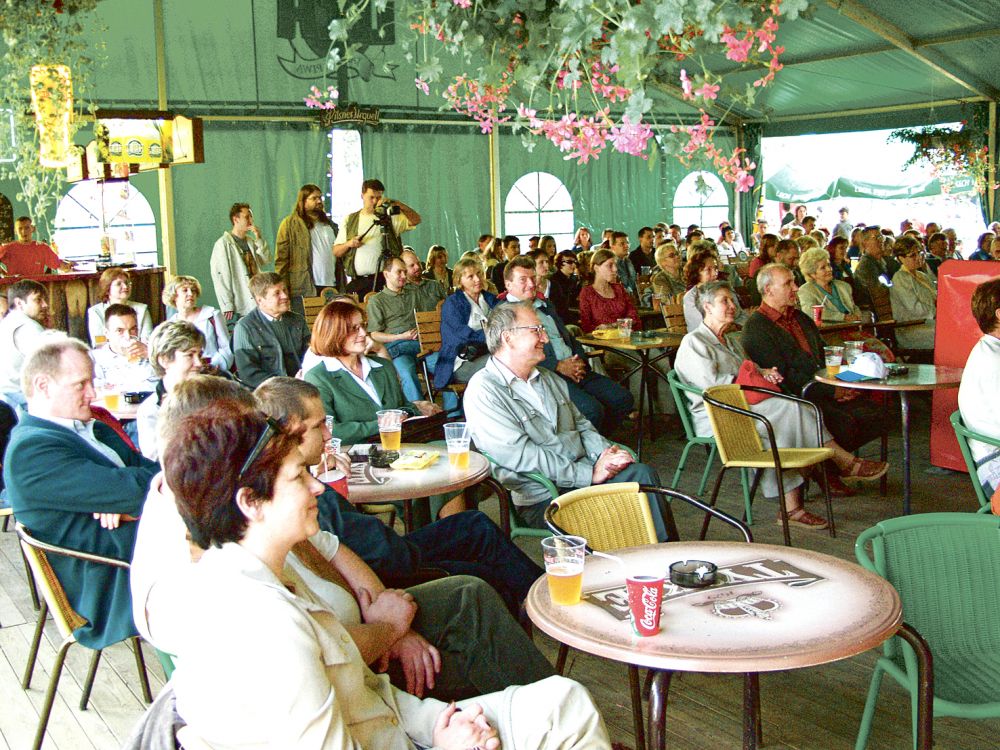 Imprezy u Śmigielskiego zawsze przyciągały tłumy. Summertime 2004 fot. Janusz Mazurek