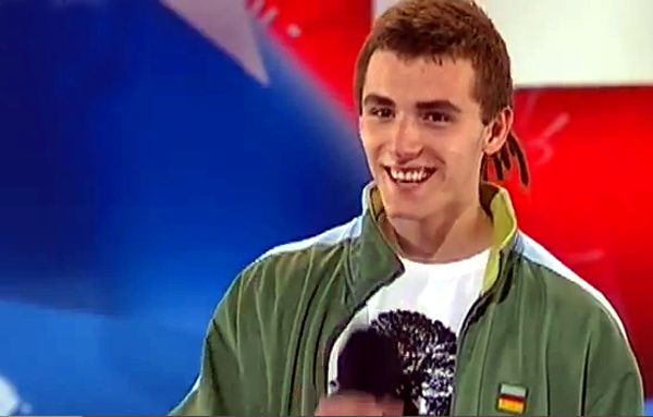 Kamil Bednarek w programie „Mam Talent”. Kadr z filmu na YoyTube.
