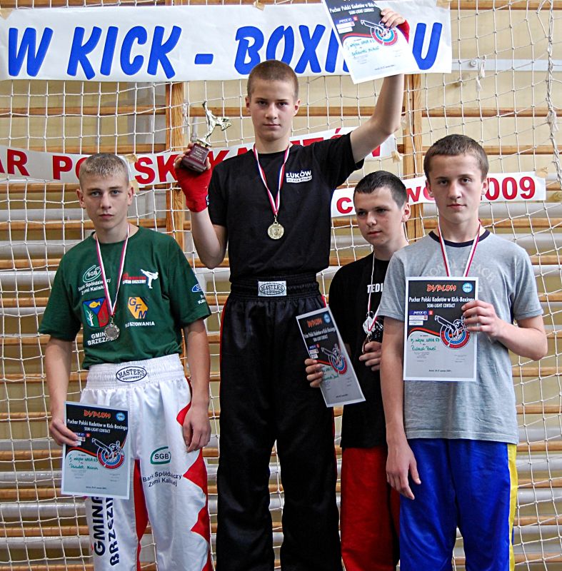 Jarocin ’09 - Michał Goławski na najwyższym podium jako zdobywca złotego medalu w Pucharze Polski. Fot. Arch. PTS „Łukplast-Łuków”.
