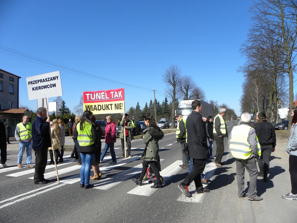 Protest mieszkańców Łochowa. fot. sej