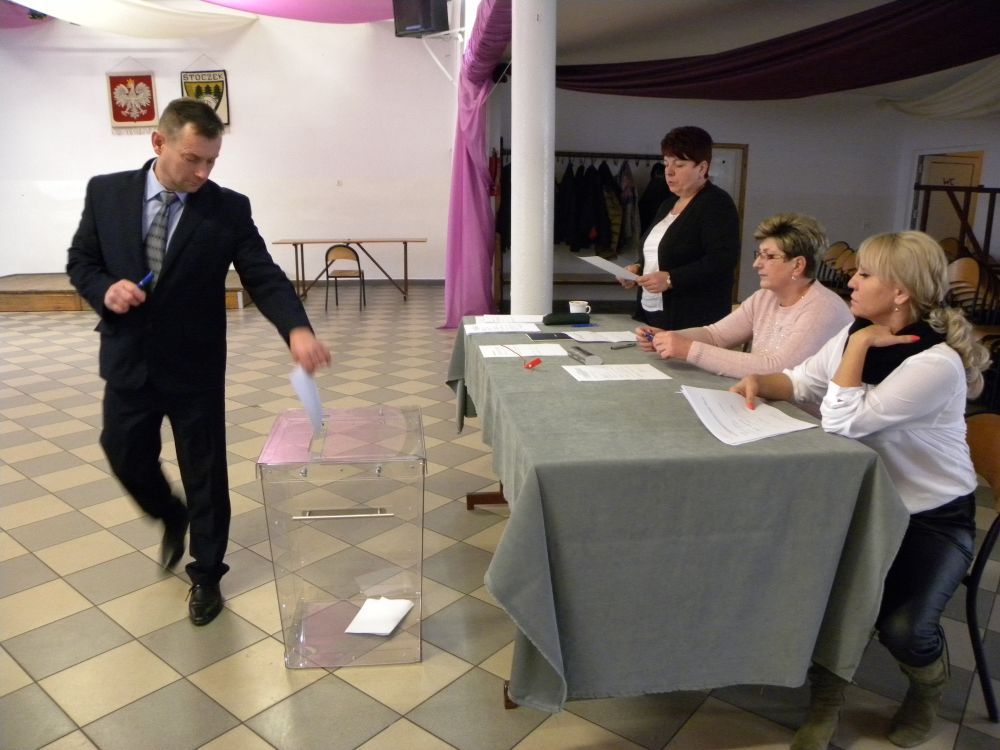 Kolejne głosowania na przewodniczaczego Rady Gminy Stoczek nie dały rozstrzygnięcia. fot sej