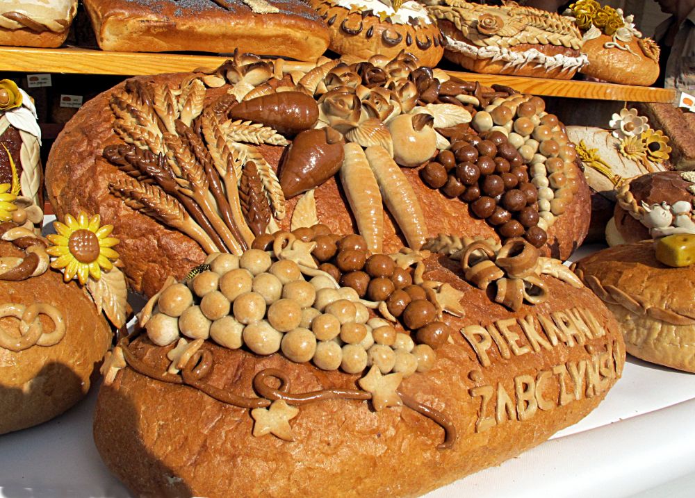 Pięknie upieczone chleby z tegorocznej maki, to dzieło garwolińskiej piekarni Państwa Żabczyńskich. Fot. PGL