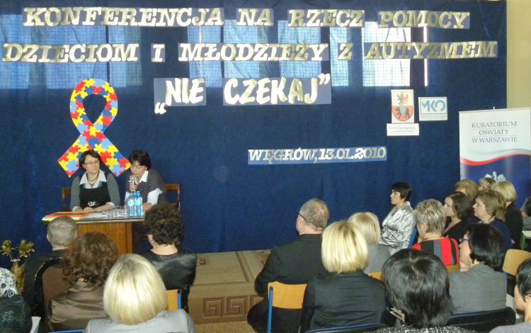 Jak pomoc dzieciom z autyzmem – o tym rozmawiano na konferencji w Węgrowie
