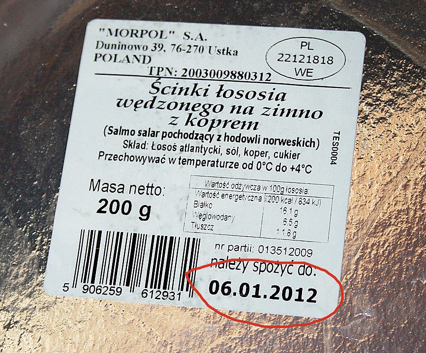 Paczka łososia zakupiona 12 stycznia br. w łosickim sklepie Tesco.