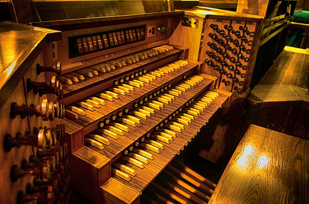 Zaproszenie do łukowa na koncert muzyki organowej... Fot. James Lee, pixabay.com