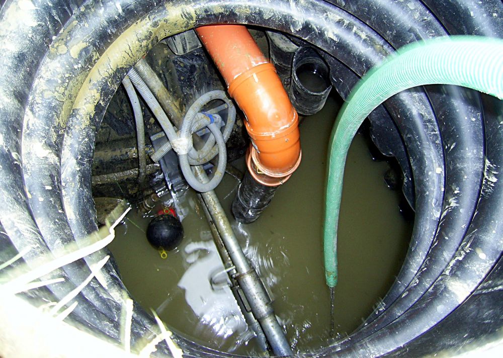 Budowa kanalizacji deszczowej. Zdjęcie symboliczne. Fot. Kuehholzer, pixabay.com