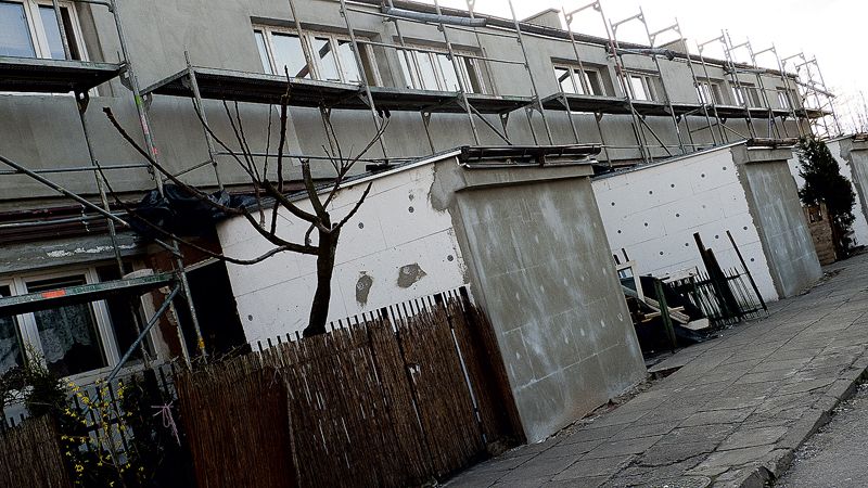 Remontowany blok przy ul. spokojnej w Siedlcach, fot. J. Mazurek