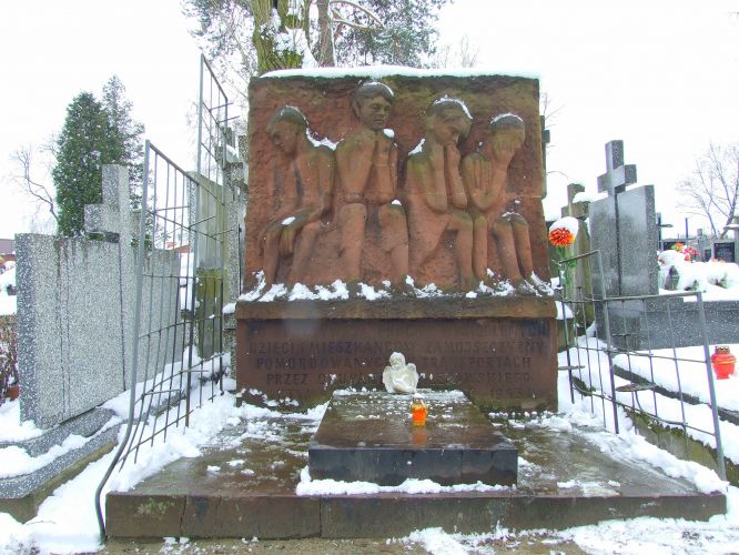 Pomnik Dzieci Zamojszczyzny na cmentarzu przy ul. Cmentarnej w Siedlcach, fot. Ana